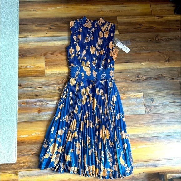 Nanette Lepore printed pleated sleeveless dress size 6 - Picture 13 of 13